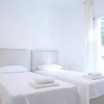 Senza's Cycladic In Marpissa , Holiday home