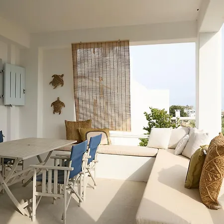 Senza's Cycladic In Marpissa , * Parikia (Paros)